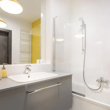 H2 Apartment- Gasiorowskich 4 - Parking Podziemny - Self Check In 24h - Mtp Targi - Pkp - Sklep Netto W Budynku شقة *