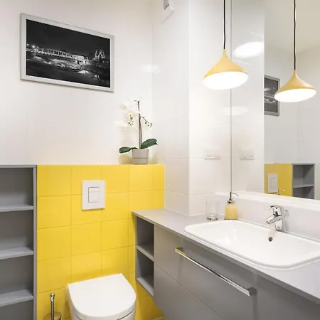 شقة H2 Apartment- Gasiorowskich 4 - Parking Podziemny - Self Check In 24h - Mtp Targi - Pkp - Sklep Netto W Budynku